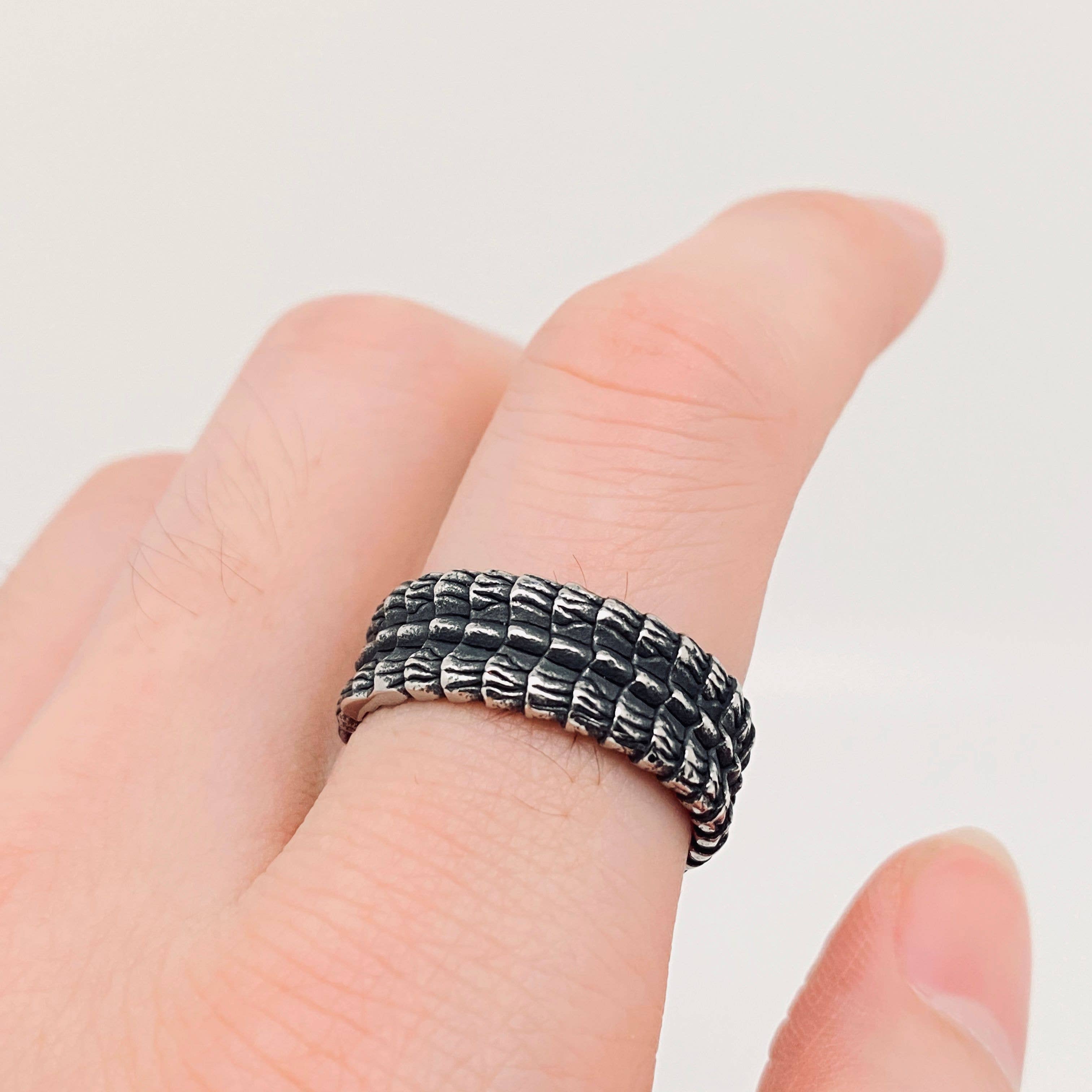 Mio Queena - Wholesale Band/Stacked Ring - Stainless Steel Dragon Scale Ring - MJ/MR1