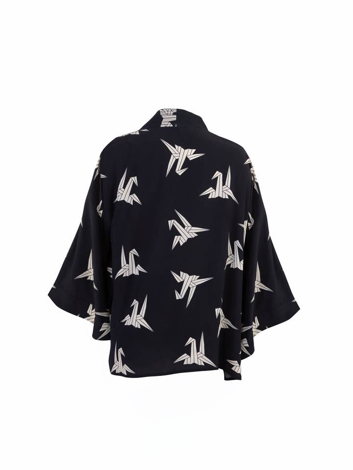 Artemis Muse - Wholesale Kimono - Women's - Japanese Origami Bird Print Black & Ivory Short Light Weight Kimono6