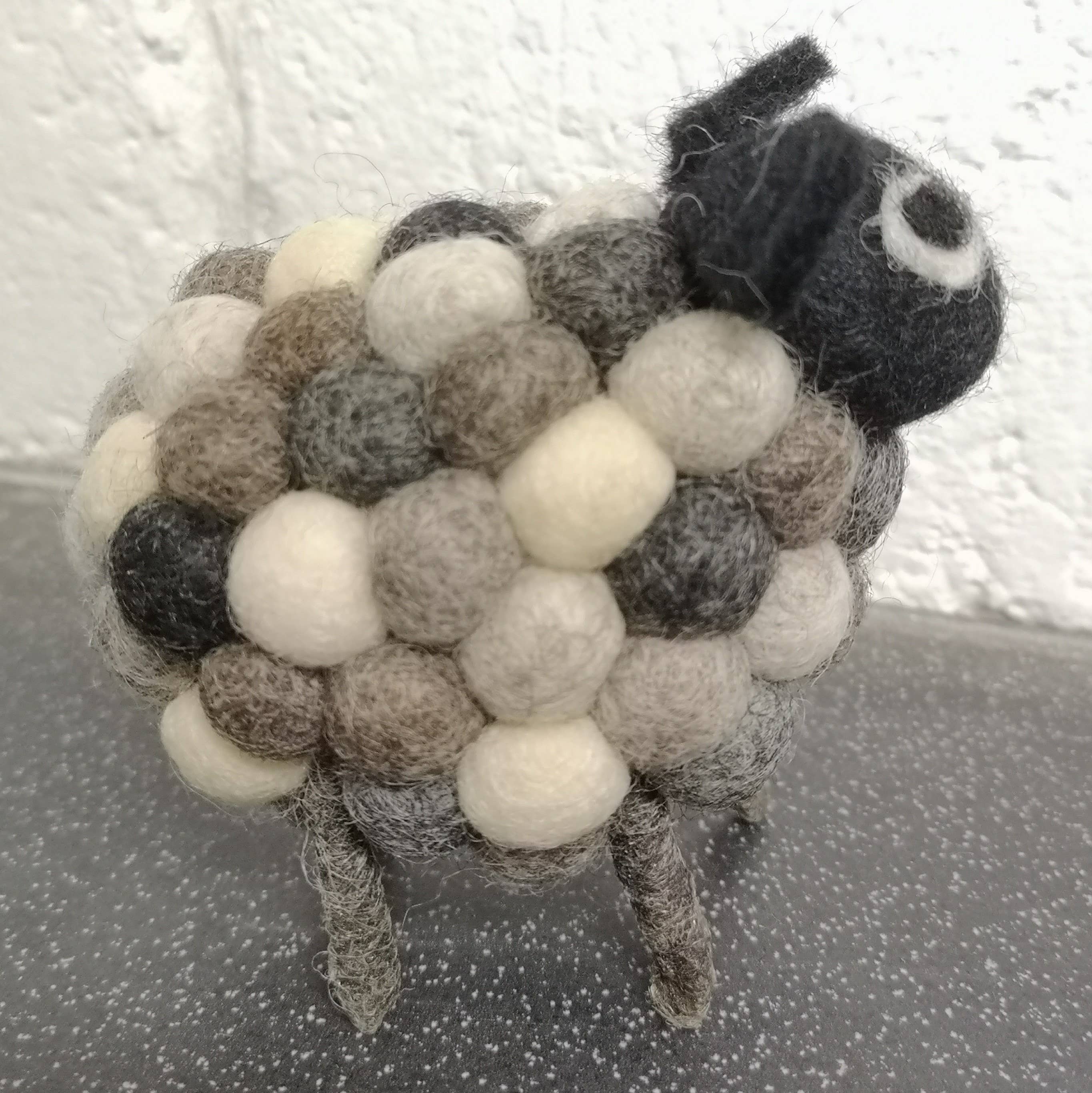 Cool Trade Winds – wholesale Decorative tabletop object – Felted PomPom Sheep5