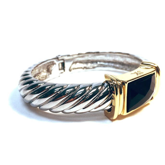 BRACELET EN PIERRE NOIRE, MANCHETTE À CÂBLE pour la vente par Jacqueline Kent