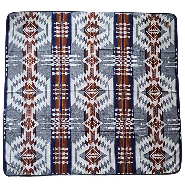 Wylde Brigade - Wholesale Throw Blanket - Mica Aztec Reversible Blanket11