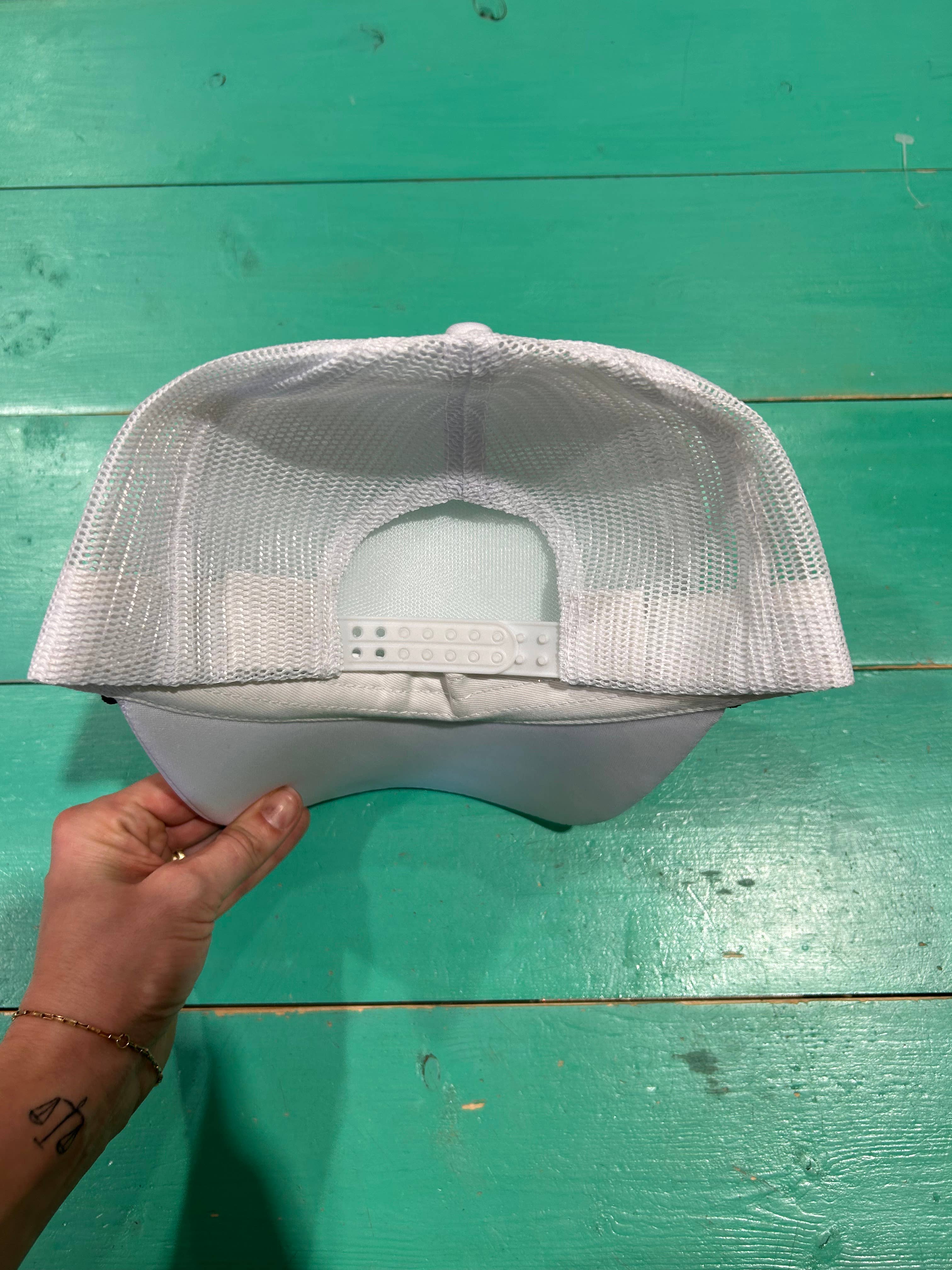 Vibes Hat Company - Vendita all'ingrosso Cappellino  da camionista - Unisex - Vibes White Captain Foam Trucker | Cappello Bar | Cappelli Bianchi1