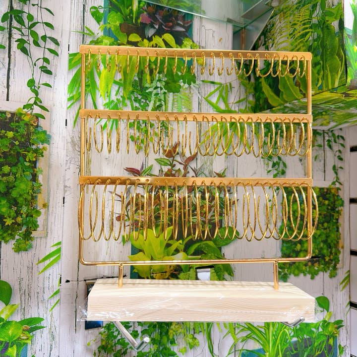 LOLO & YAYA - Wholesale Retailer Display - Jewelry - Fines d'Or—Display of 36 pairs of earrings