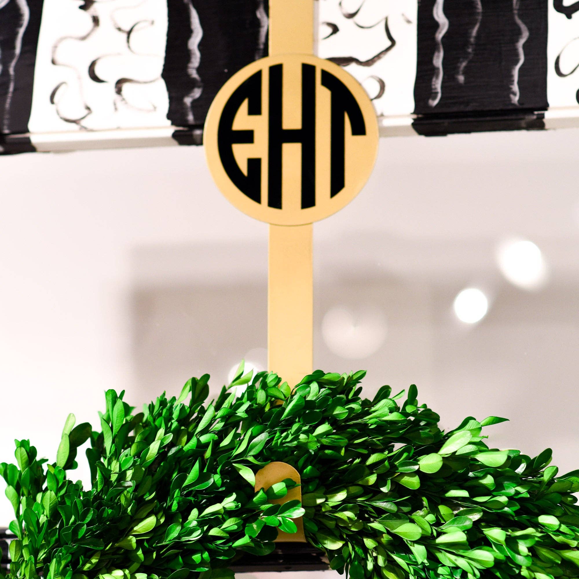 Mainstreet Collection - Wholesale Wreath - DISC WREATH HANGER PP 8PC1