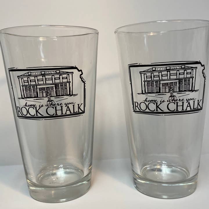 Bicchiere da pinta Allen Fieldhouse Kansas per la vendita all'ingrosso da parte di Something Beautiful