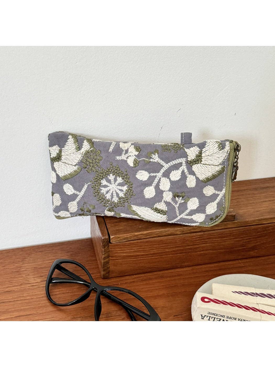 Funkyrel® Atzbranding Limited – wholesale Make-up/cosmetic bag – Cosbai - Embroidered Zipper Makeup Pouch0