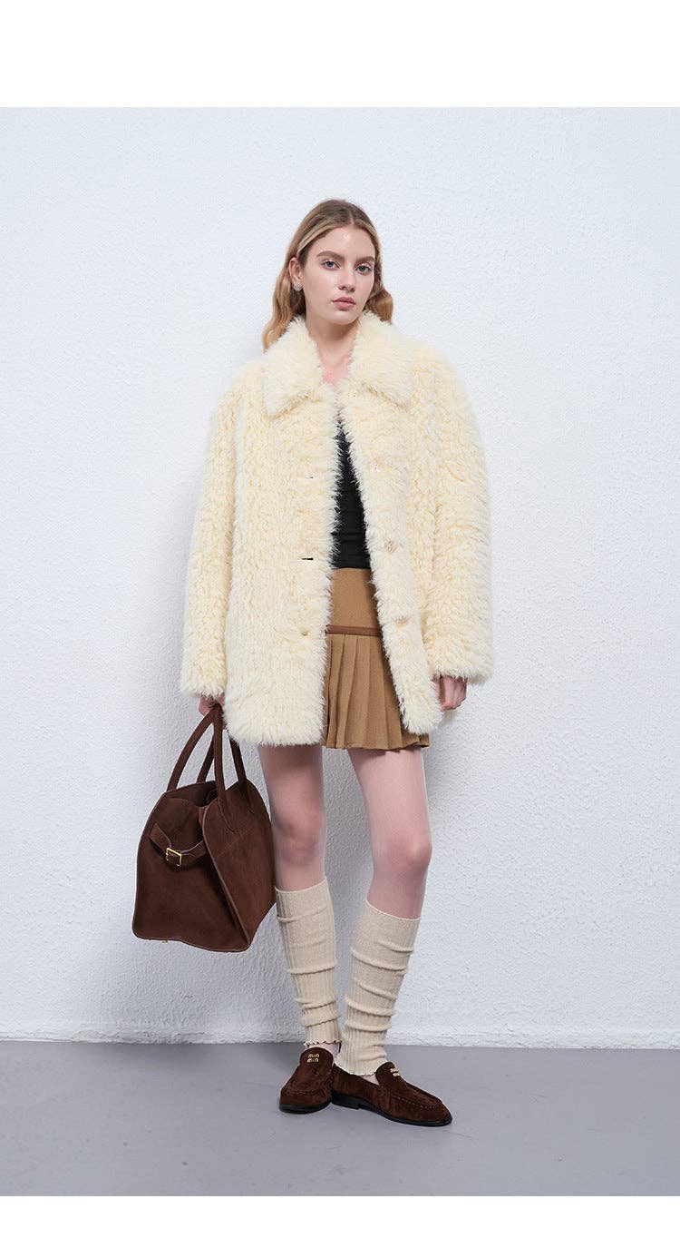 Beige Fuskinn Shearling-kappa Mysig Chic Stil för wholesale på Faire12