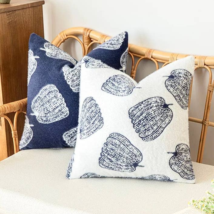 FLUFFERY - Vente Coussin décoratif - Coussin décoratif de vacances en forme de citrouille, noir (45 cm x 45 cm)0