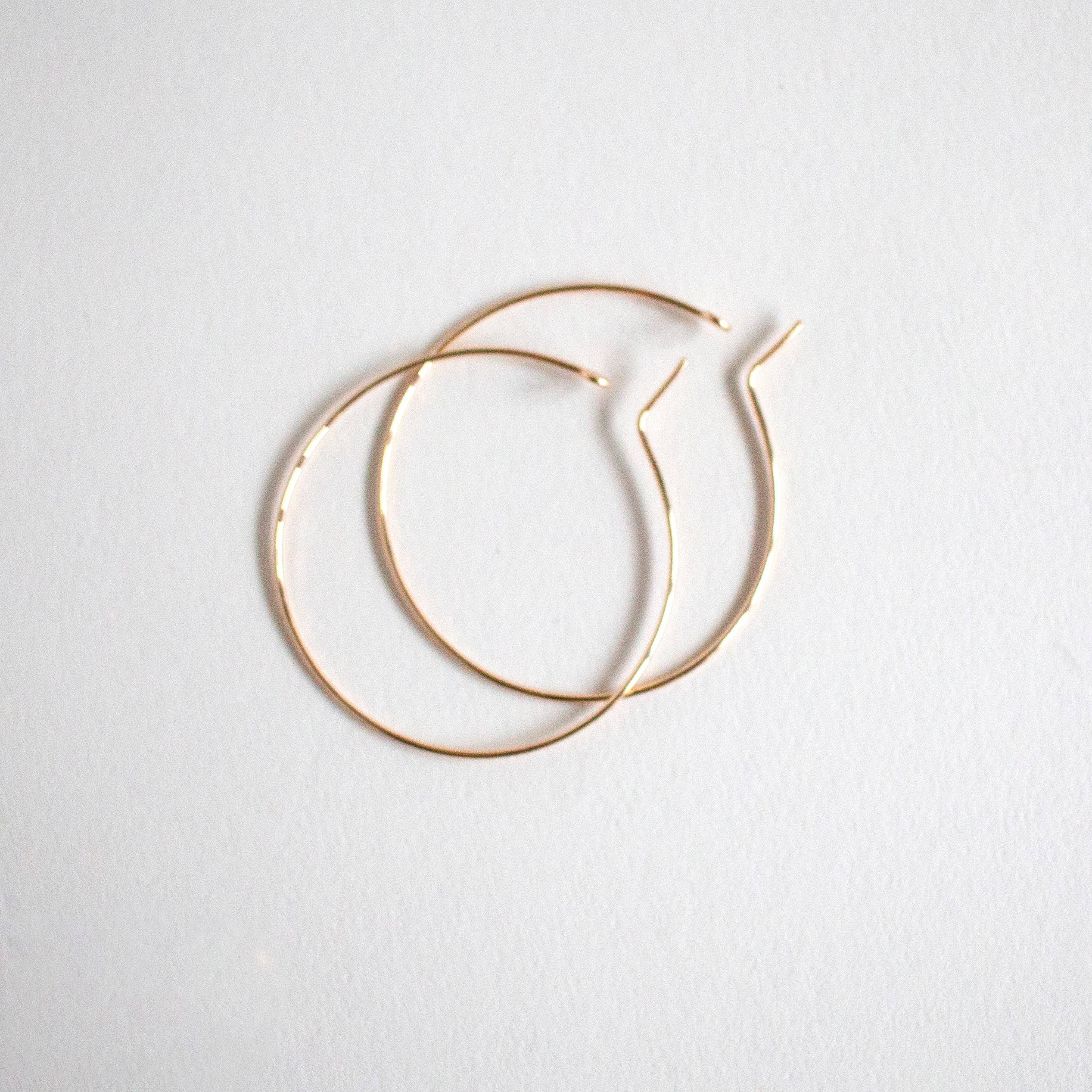 Good Wknd - Wholesale Hoop Earrings - Classic Hoop Earrings - Large