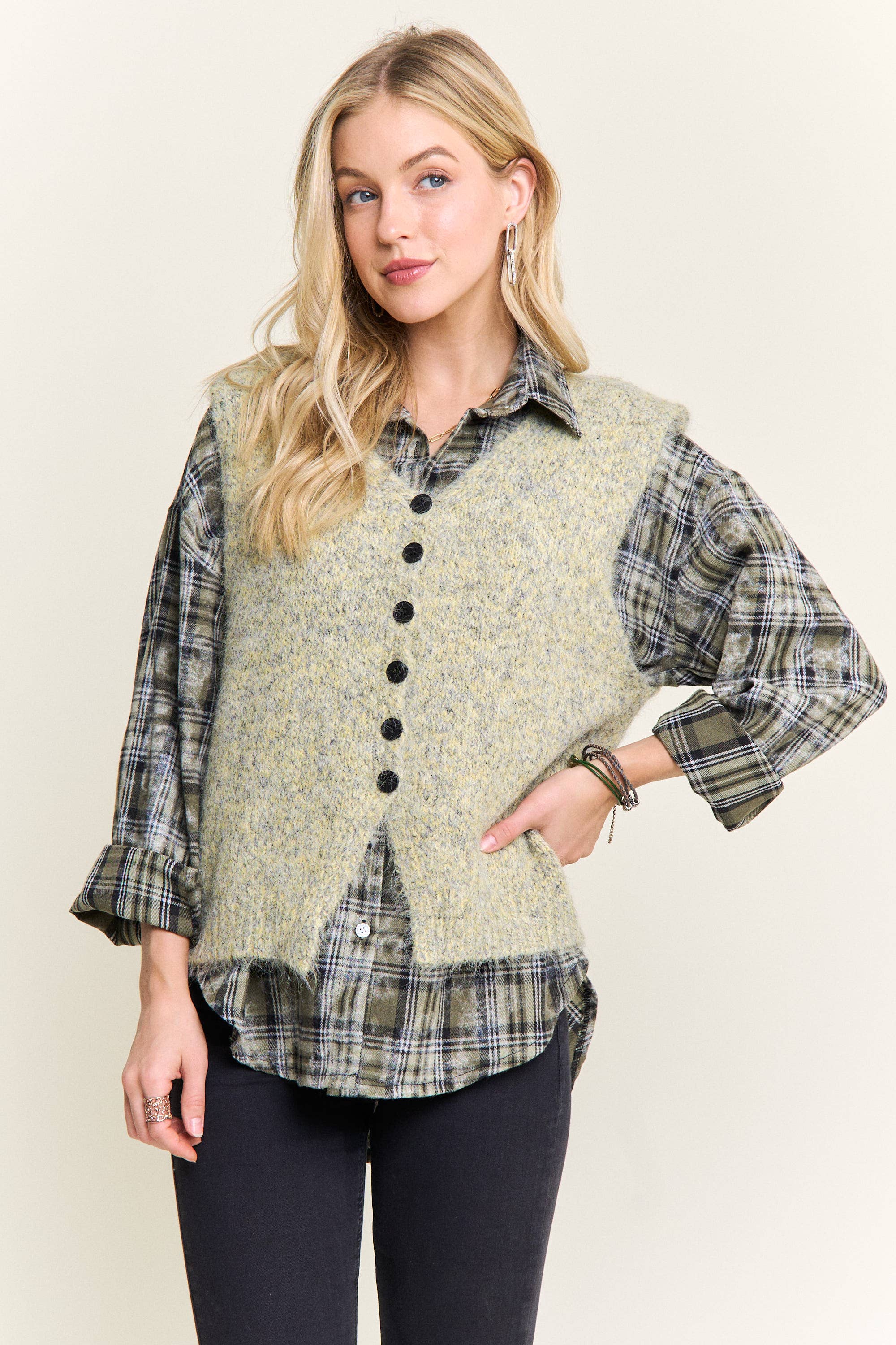 ADORA LA - Wholesale Outerwear Vest - Women's - CESW4158-BUTTON-UP FUZZY KNIT SWEATER VEST9