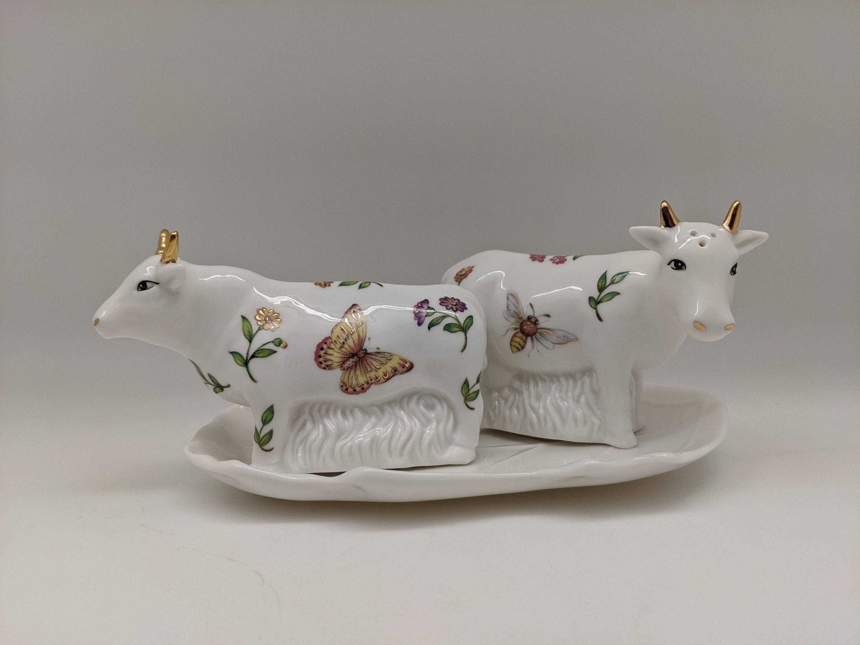 Green Pastures Wholesale - Wholesale Salt & Pepper Shaker Set - Salt And Pepper Shaker - Elegant 14K Porcelain Cows