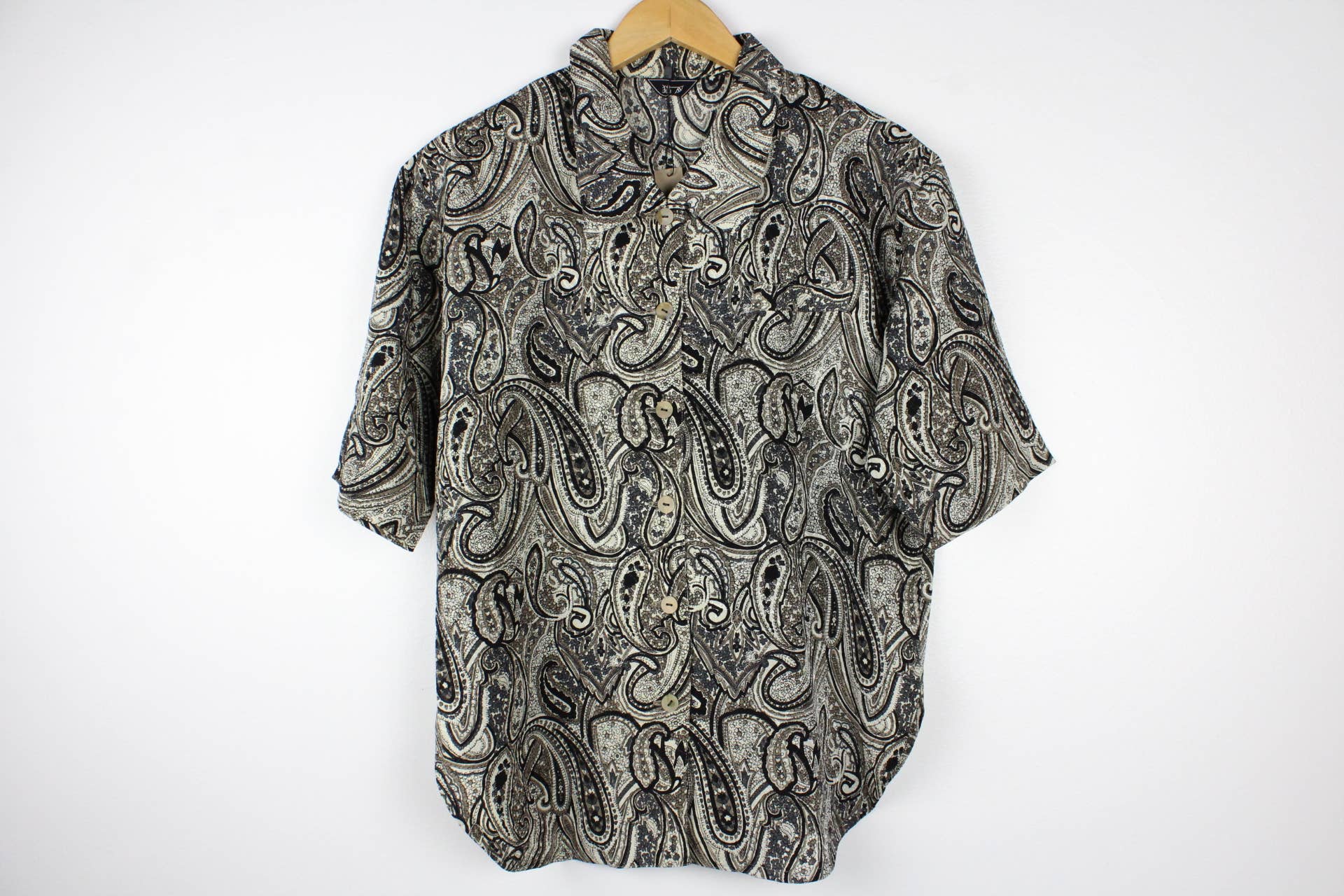 Sun's Out! - Wholesale Button Down Shirt - Women's - Vintage Short-Sleeve Button Up Blouse - Original Length29