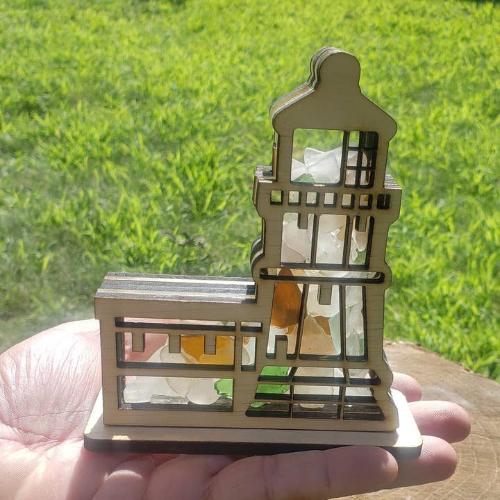 Vitrine d'Affichage en Verre de Mer du Phare de Split Rock pour la vente par Sea Glass Displays