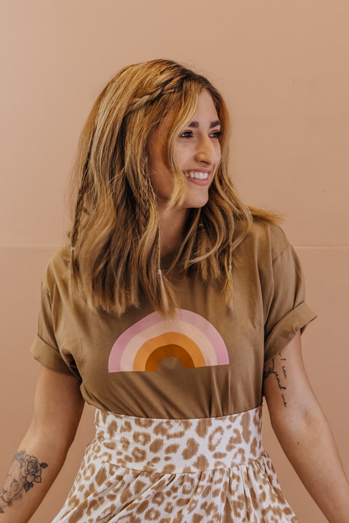 Crowned Free – Großhandel T-Shirt mit Siebdruck – Damen – Gnädiger Kindheits-T-Shirt1