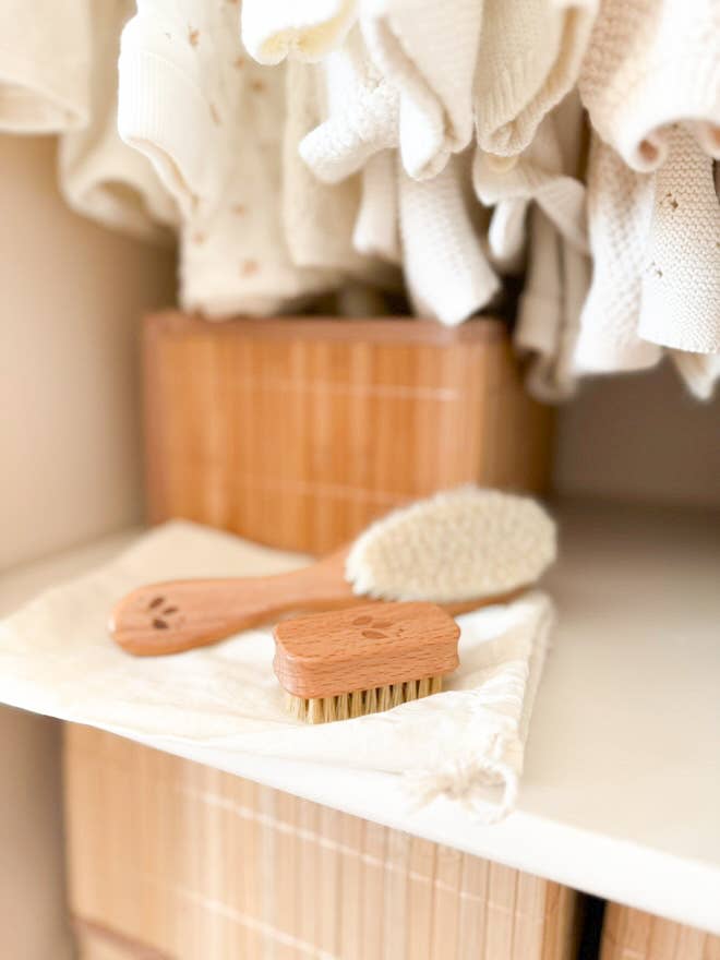 Cepillo de Uñas para Bebés y Niños con Diseño Floral para venta al por mayor de Bee Boheme