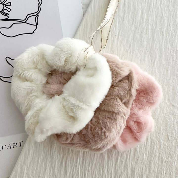 3-blandade Fuzzy Hair Scrunchies - GONI för wholesale av LoveLina