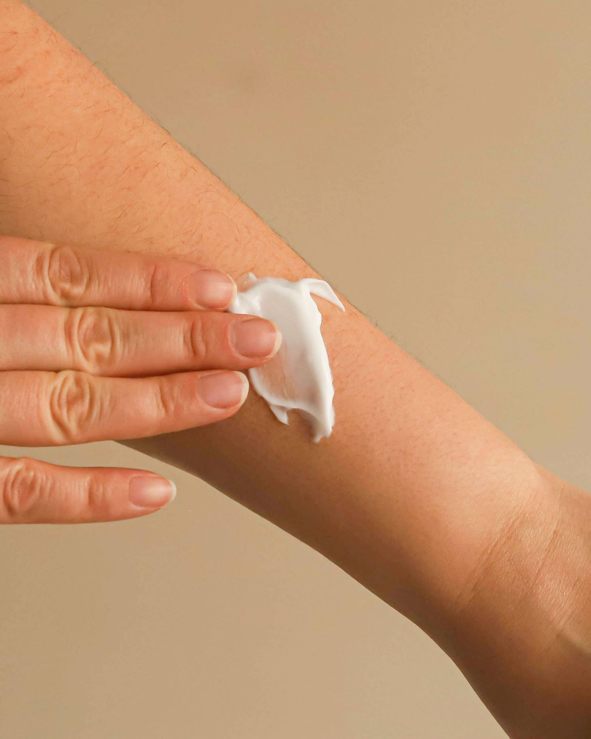 Valquer Laboratorios - Wholesale Body Cream/Lotion - Hyaludrops Orange and Vanilla Body Lotion 72 h 700 ml1