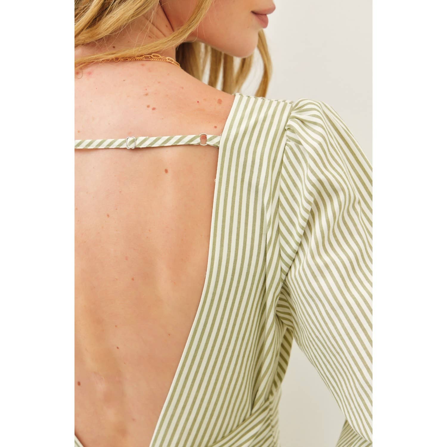 idem ditto - Vente Robe – femme - Mini-robe rayée charme avec dos ouvert dramatique et nœud oversize16