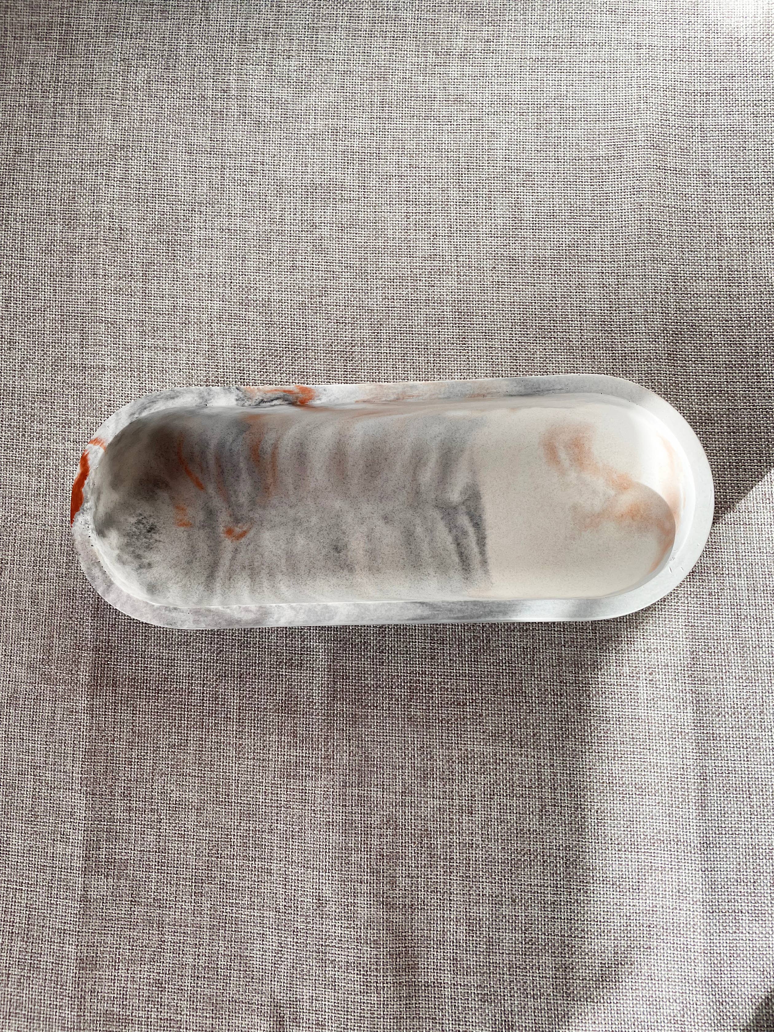 Maureen Luxe Studio – wholesale Decorative tray – Giuseppe Large Curved Tray3