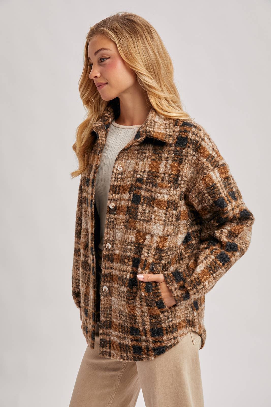 Bluivy - Wholesale Shirt Jacket/Shacket - Women's - BUTTON DOWN BOUCLE PLAID SHACKET WITH POCKETS14