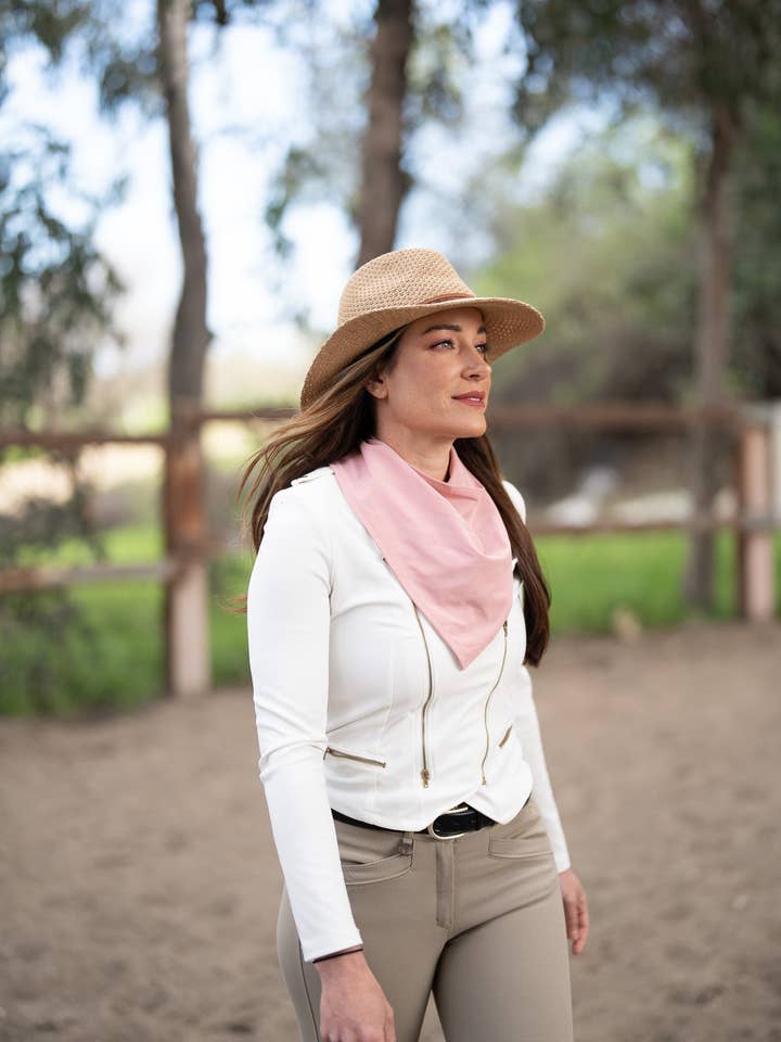 Bandana Magnética Rosa/Blush por atacado de Elevated Equestrian