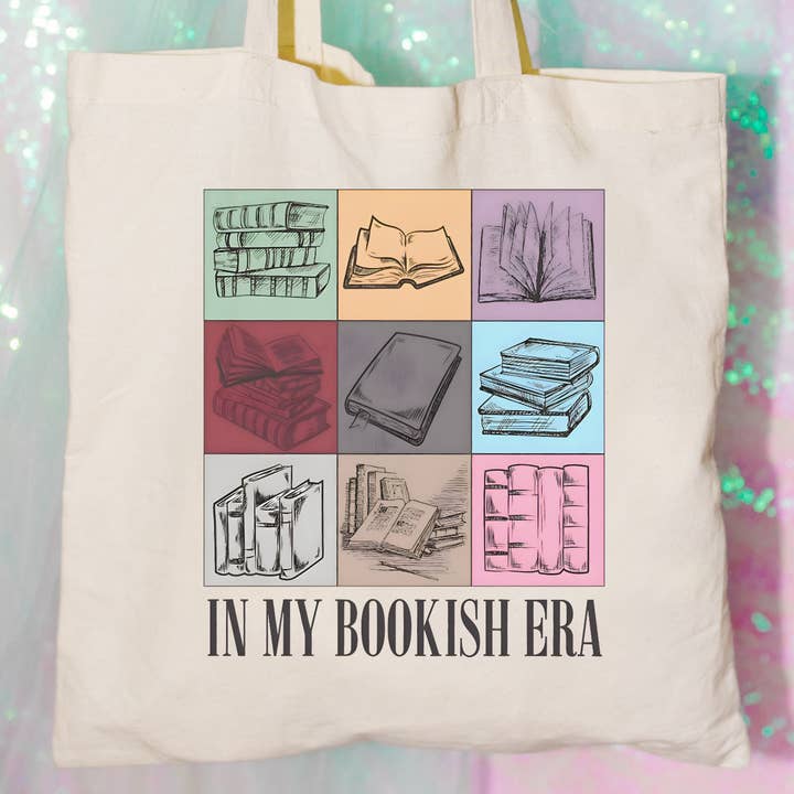 Sacs fourre-tout de librairie | Cadeau pour lecteur au printemps | Ère pour la vente par Literari Goods, Co | Book Themed Candles + Gifts