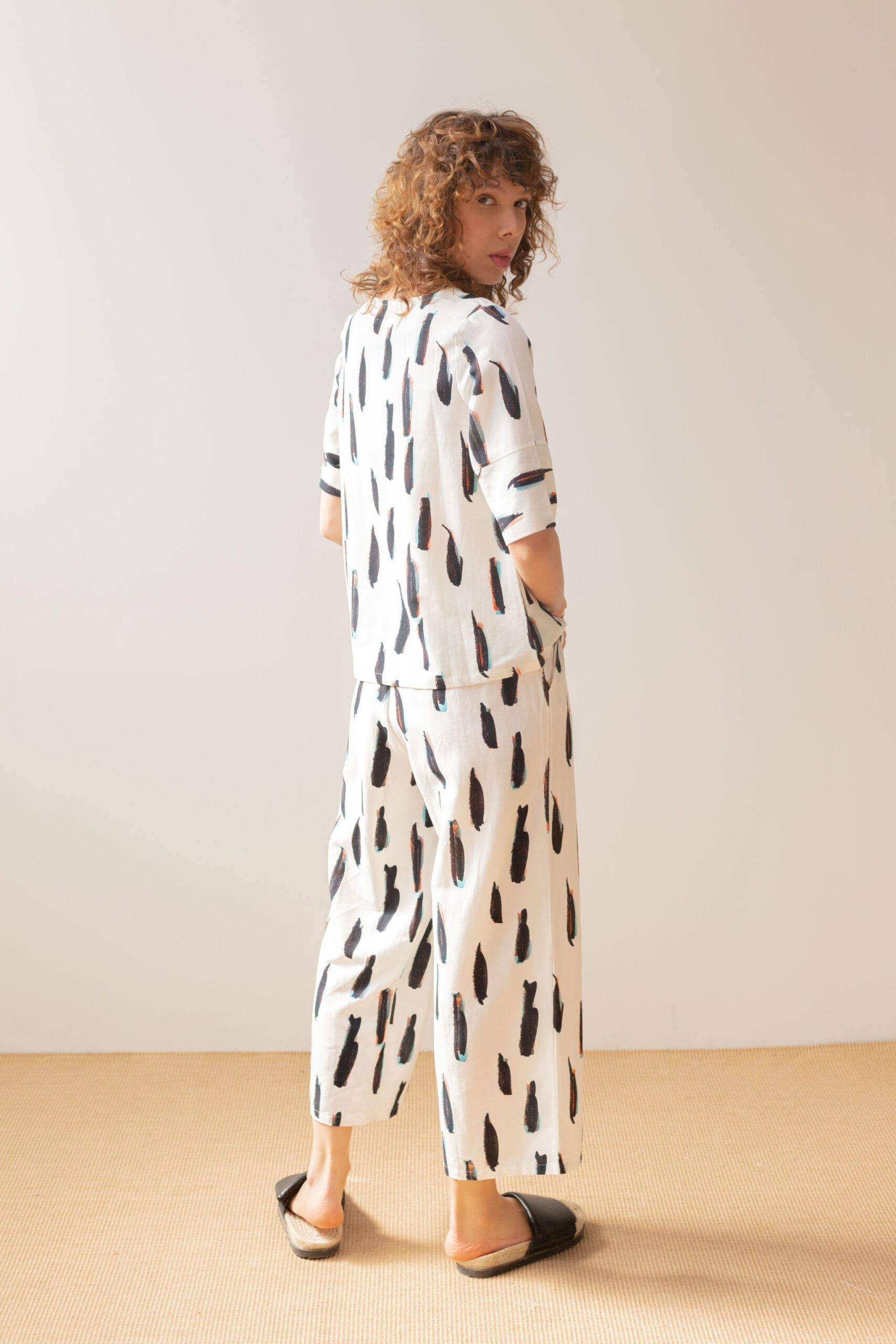 PAN Producto Básico - Wholesale Coat - Women's - Printed raw trousers11