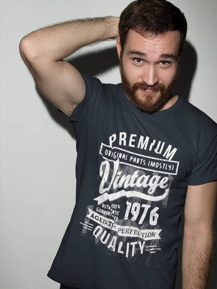 ULTRABASIC - T-shirt graphique pour anniversaire Aged to Perfection pour homme, 1976 pour la vente par ULTRABASIC