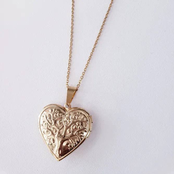 Colar de medalhão de coração com abertura em aço inoxidável por atacado de Pretty Pickie