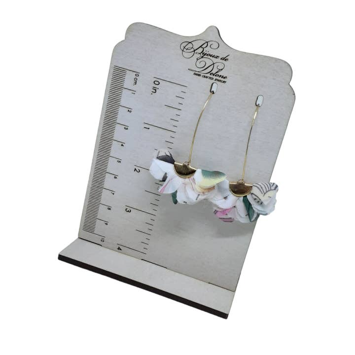 Die Blütenblätter für den Großhandel von Bijoux de Delone, LLC