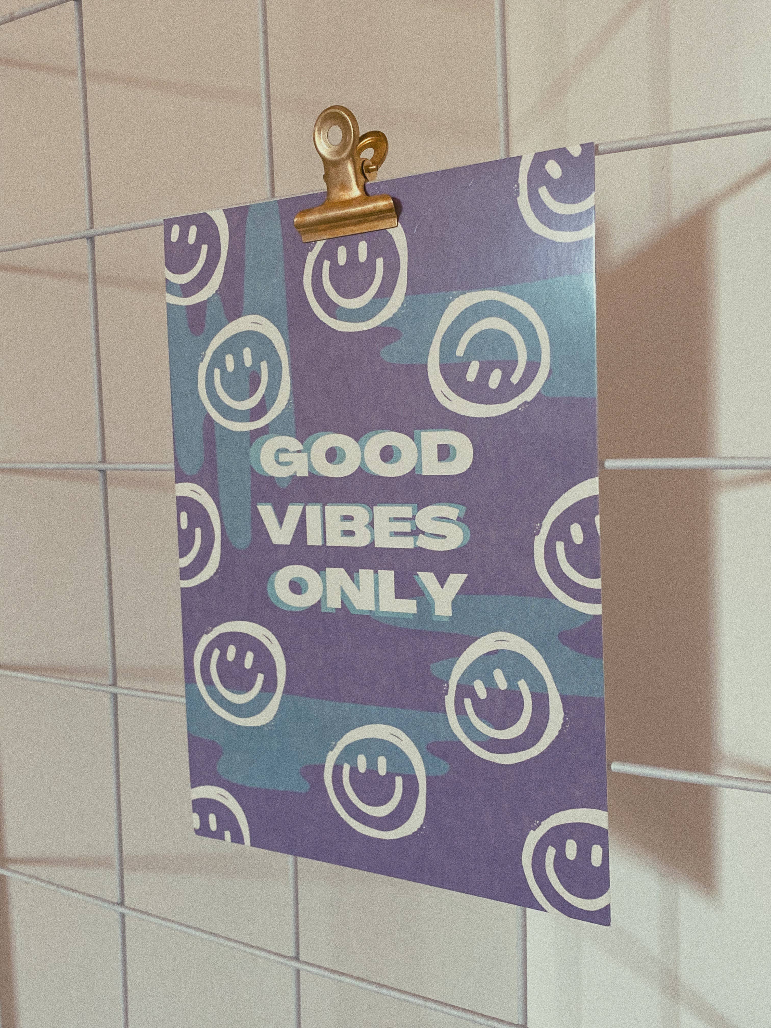 Joyful Szn – Impressão artística por atacado – Boas vibrações apenas rosto feliz impressão de arte de parede estética moderna1