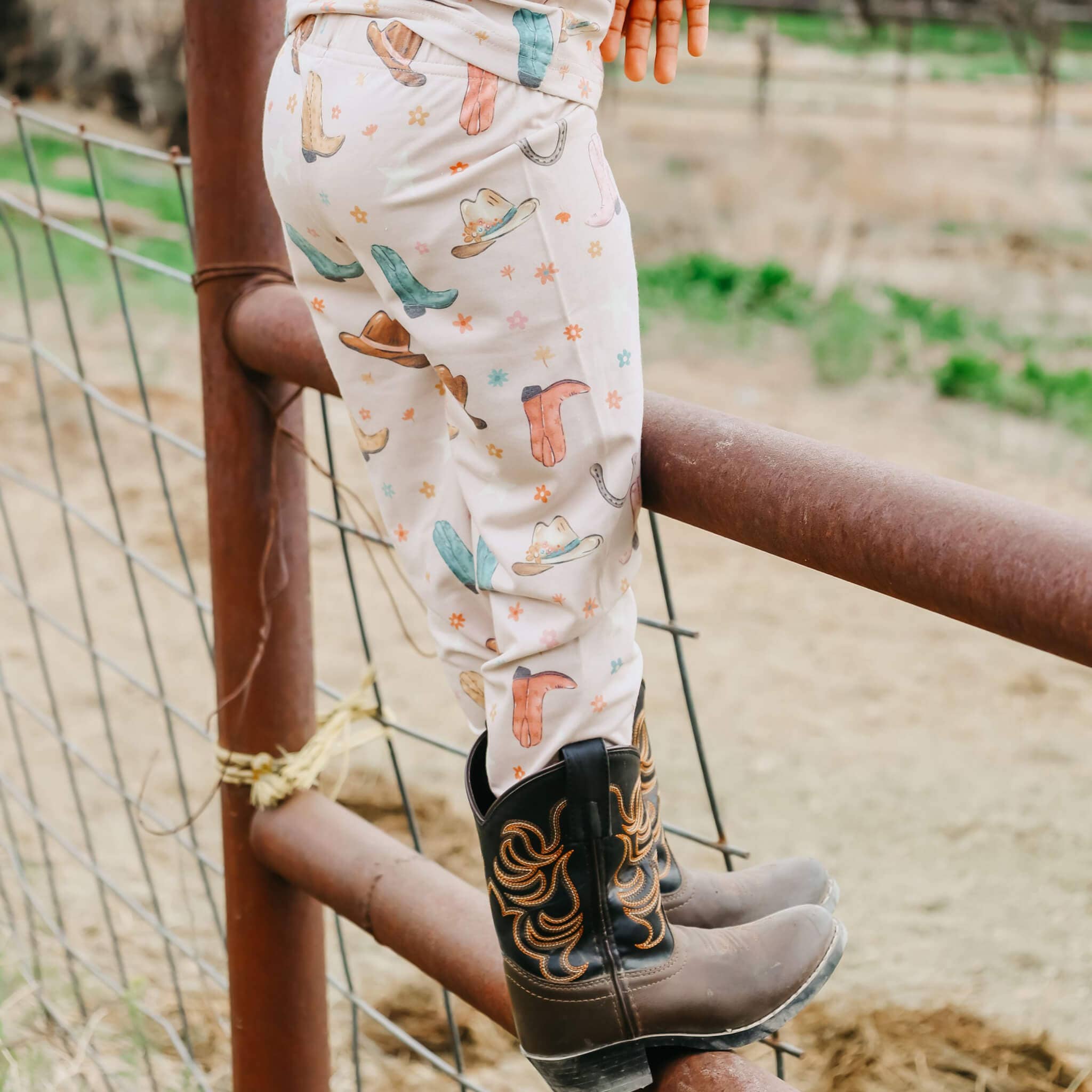 Copper Pearl - Wholesale Sleepwear Set - Kids - 2pc Long Sleeve Pajama Set - Cheyenne5