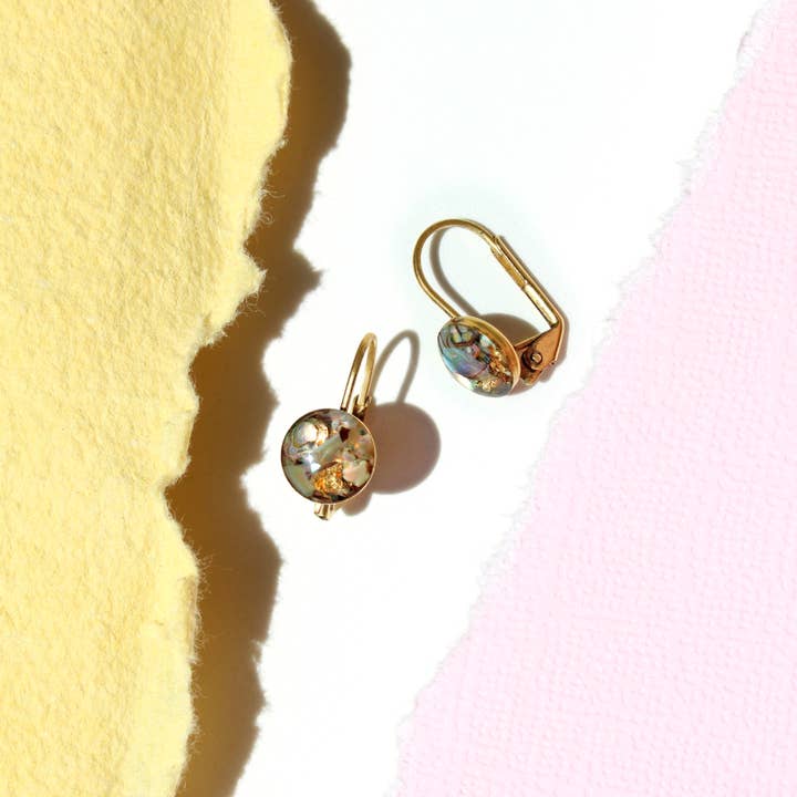 Cameoko - Wholesale Huggie Earrings - Petite 9mm Crushed Gemstone Leverback Earring1