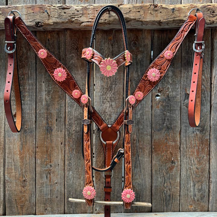 Licht Olie V Roze Bloem Hoofdstel & Borsttuig Set #BBBC680 voor wholesale door Rodeo Drive