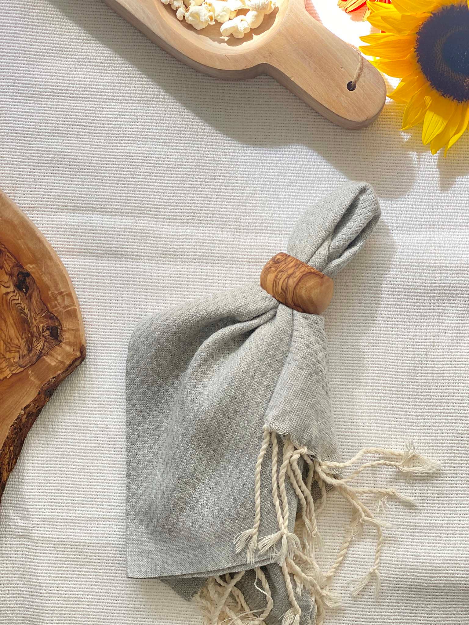 Scents and Feel – wholesale Napkin ring – Olive Wood Set of 4 napkin rings1