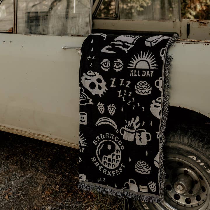 Pyknic - Wholesale Throw Blanket - Dead Tired Cotton Blanket with Coffee Graphic Pattern