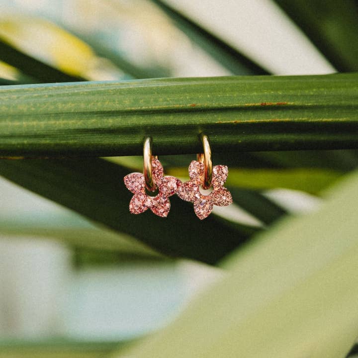 Créoles Tiaré Champagne Rosé pour la vente par Les Nicolettes