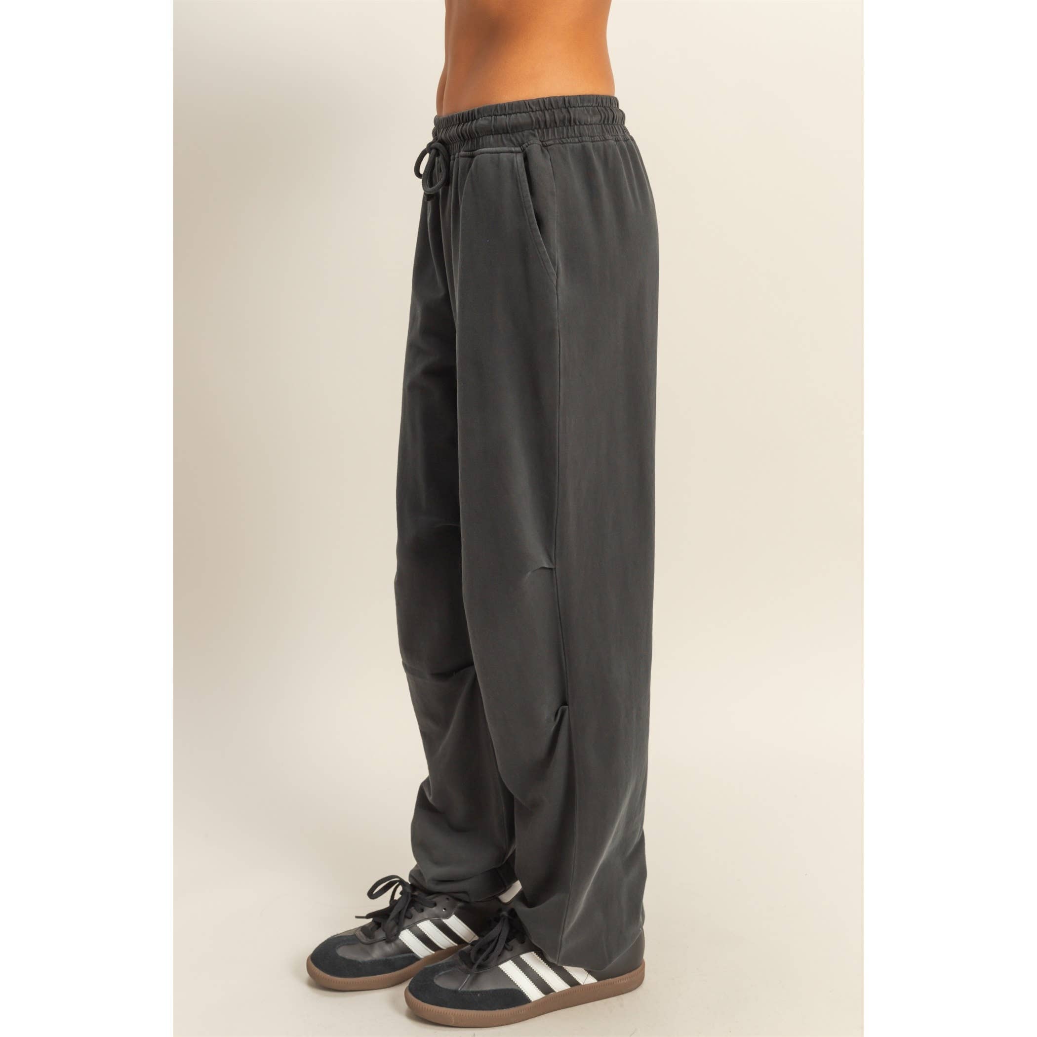 HYFVE - Venta al por mayor Pantalones de chándal/cómodos - Mujer - Pantalones de chándal plisados de cintura alta con cordón9