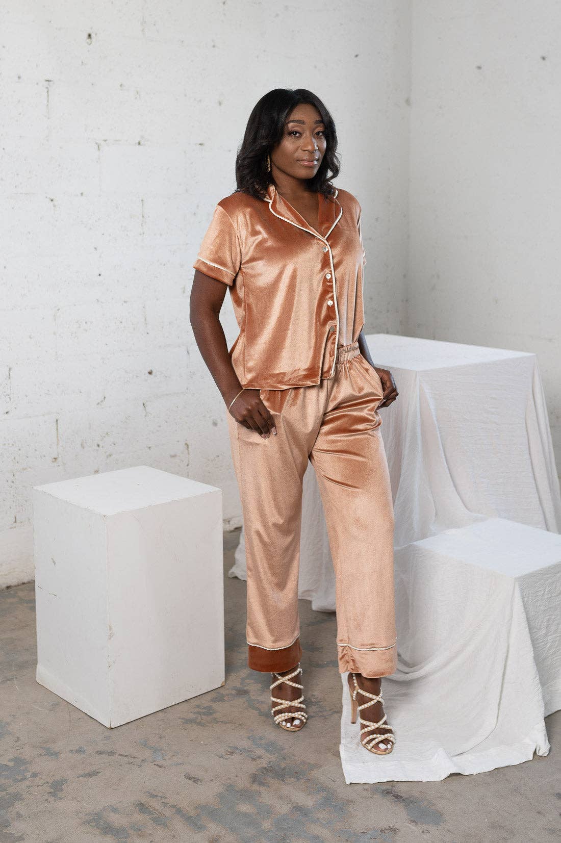 Manifiesto - Vendita all'ingrosso Completo loungewear - Donna - Set da salotto in velluto Marina Peach6