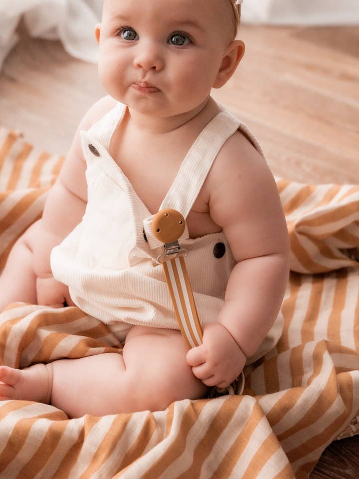 Carnival Dummy Clip - Golden for wholesale by Pop Ya Tot