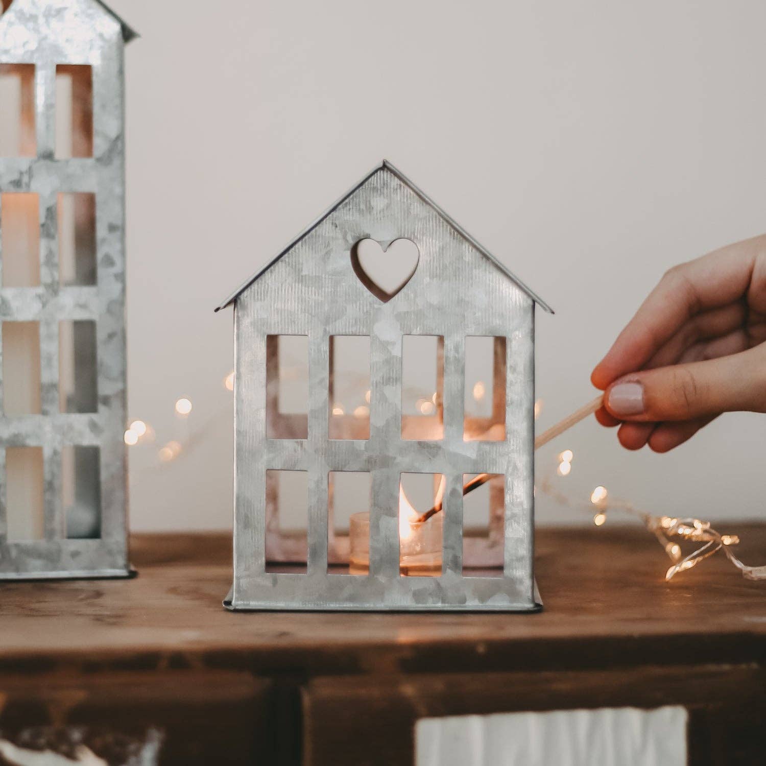 Eulenschnitt - Wholesale Decorative Figurine - Small silver metal house (PU = 4 pcs)1