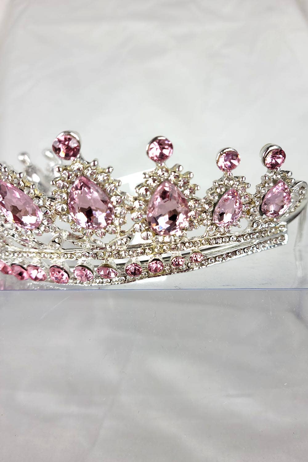 Chicas - Wholesale Tiara - Women's - One Size Fits All Metal Tiara With Jewel Rhinestones HT879-23