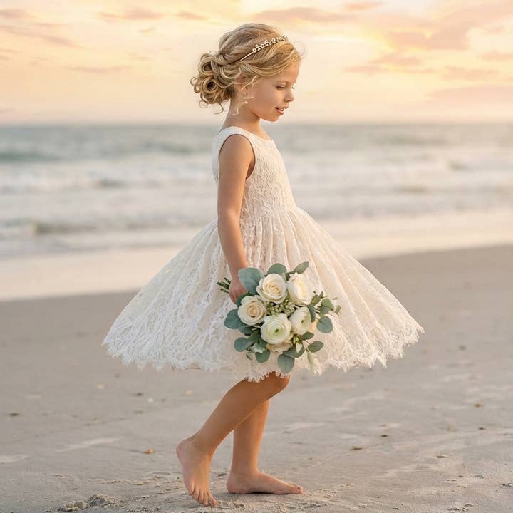 De Lauren-jurk - Ivoor voor wholesale door Nicolette's Couture