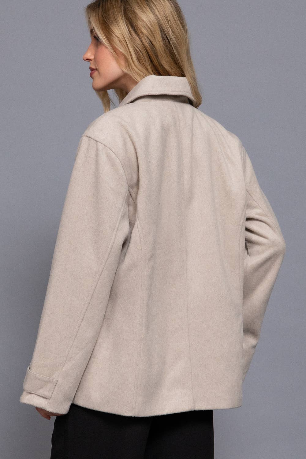 Active Basic | Active USA - Vente Manteau – femme - Manteau en feutre doux à manches longues avec boutons dissimulés à l'avant et rabat16