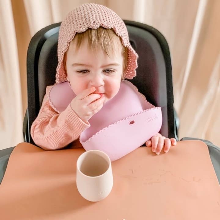 Ali+Oli – Engroshandel Drikkeglas/kop – Børn – Bunny Face Silikone åben kop til baby og småbørn (kokosnød)