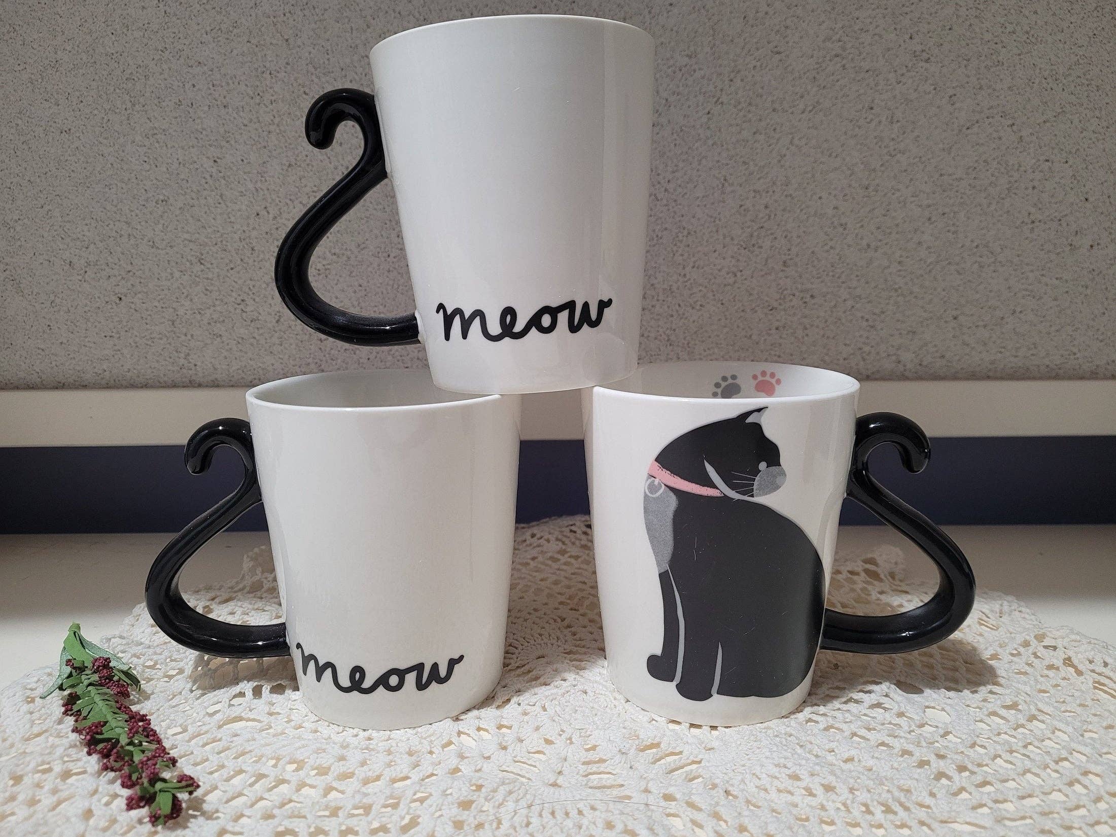 Green Pastures Wholesale - Vendita all'ingrosso Tazza - Tazza da caffè in ceramica con manico a coda di gatto nero1