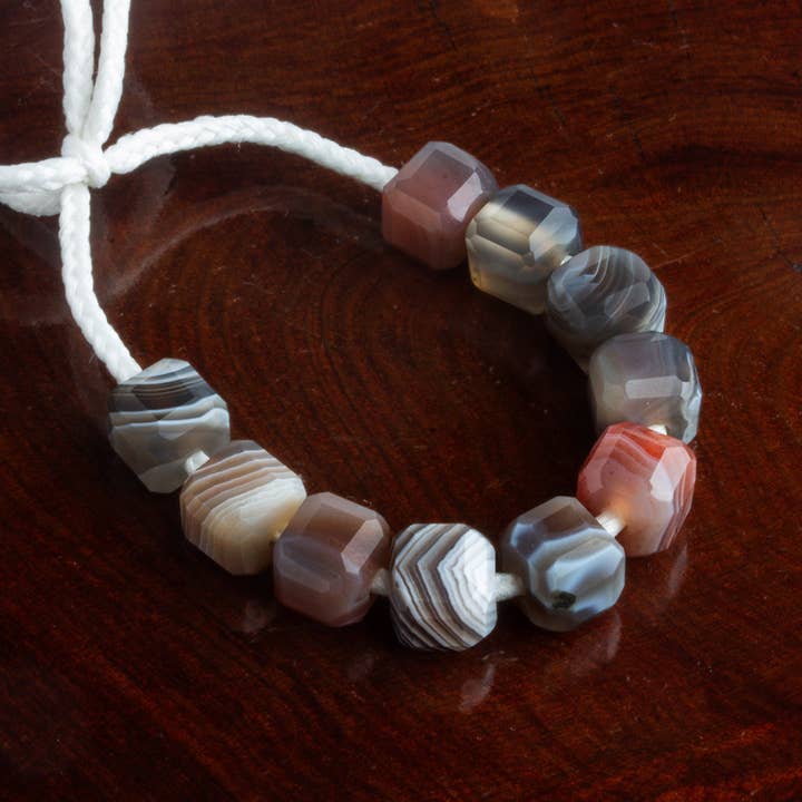 Agate du Botswana, 8 mm, 2 mm, cubes à grands trous, 10 perles pour la vente par The Bead Traders