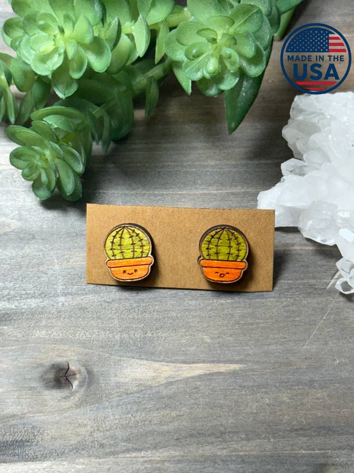 Boucles d'oreilles clous en bois de cactus pour la vente par From Within