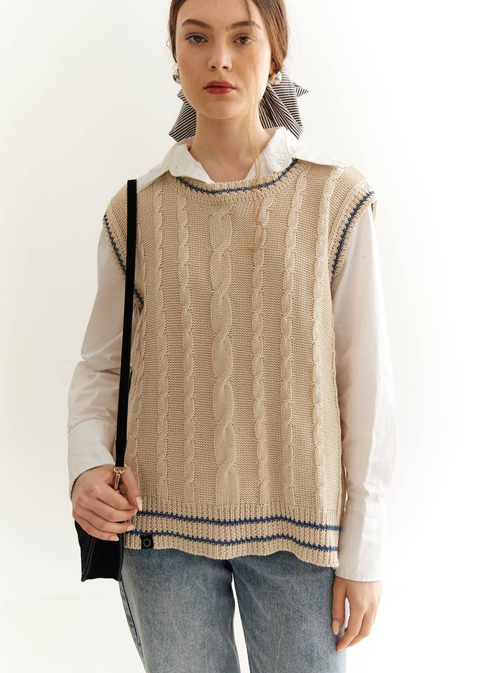 Bull Knitted Vest Cream for wholesale by Hand Apparel