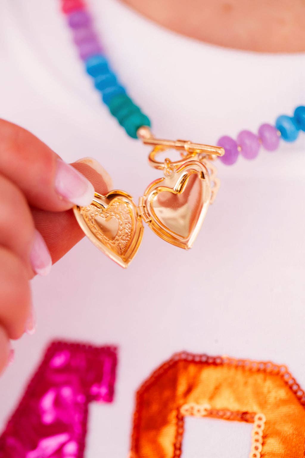 Brianna Cannon - Vente Colliers à pendentif - Collier Médaillon Arc-en-ciel1